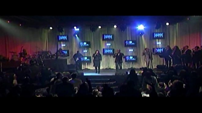 BeBe and CeCe Winans – The Blood Will Never Lose Its Power (Live Tribute to Andre Crouch and Lyrics)