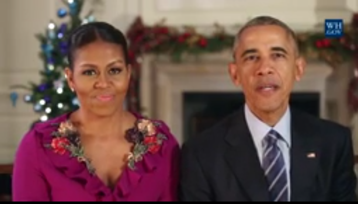 RT @WhiteHouse: Merry Christmas from @POTUS and @FLOTUS! https://t.co/DMIoyKr3WH